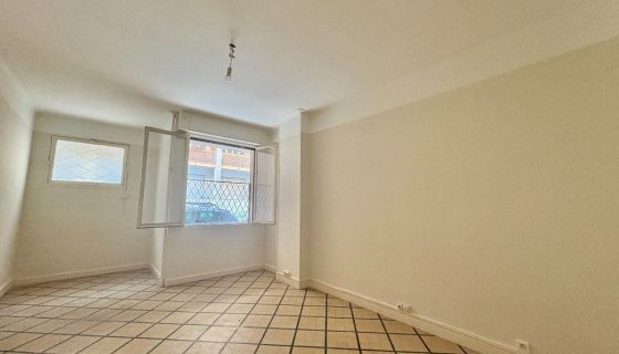 A louer APPARTEMENT T2 39 M2 BORD DE MER NICE