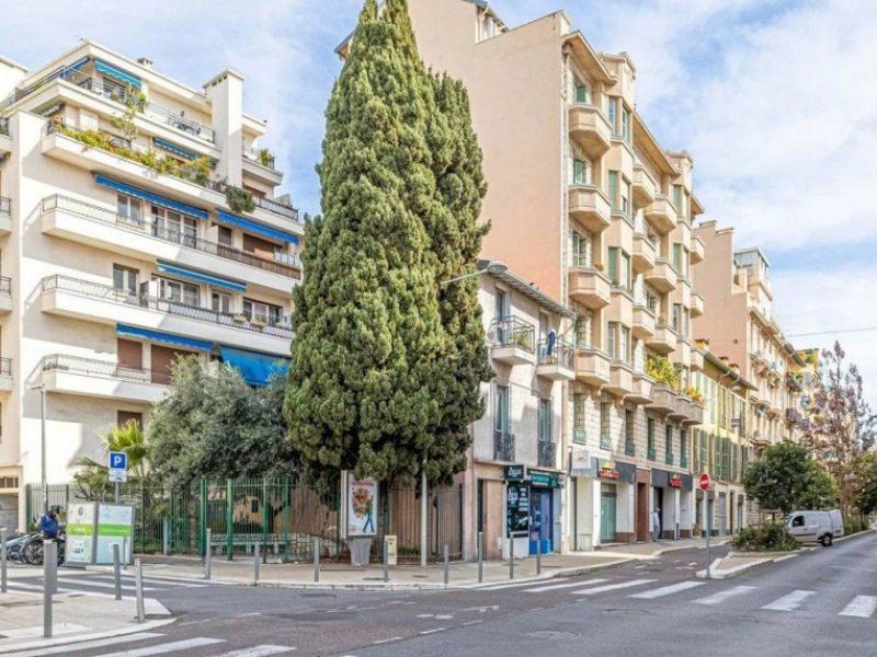 A louer APPARTEMENT T4 90 M2 BORD DE MER NICE