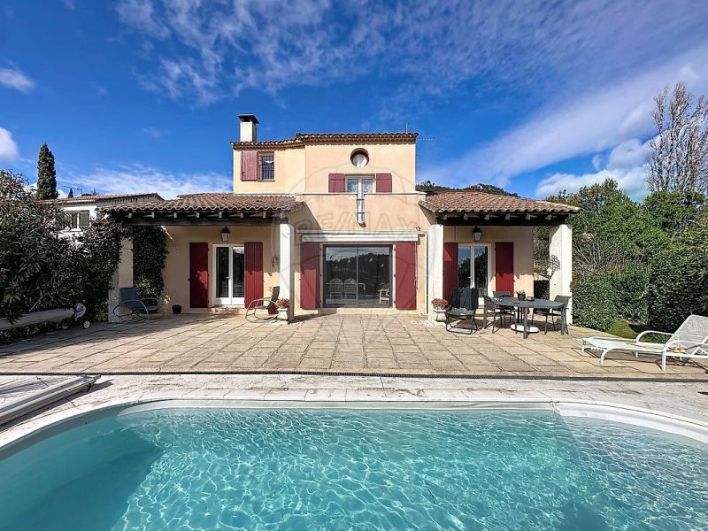 Casa de diseño arquitectónico en alquiler en Anduze