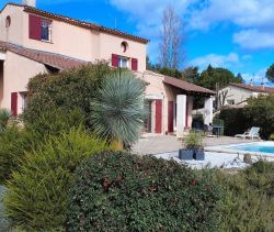 Casa de diseño arquitectónico en alquiler en Anduze