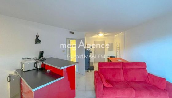 A louer APPARTEMENT T2 40 M2 TERRASSE BORD DE MER CAVALAIRE SUR MER