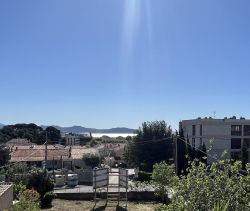 A vendre APPARTEMENT T3 63 M2 TERRASSE BORD DE MER LA CIOTAT