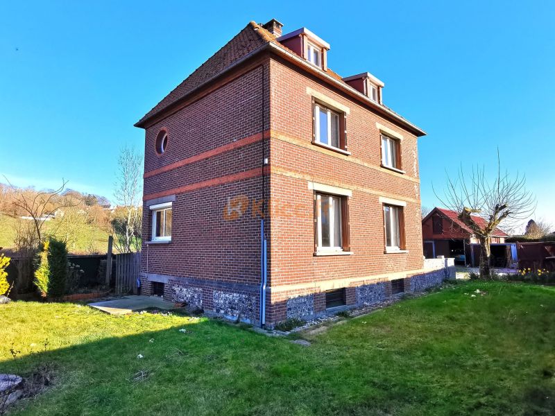 A vendre MAISON  7 PIECES 157 M2  LONGUEVILLE SUR SCIE COMMERCES 