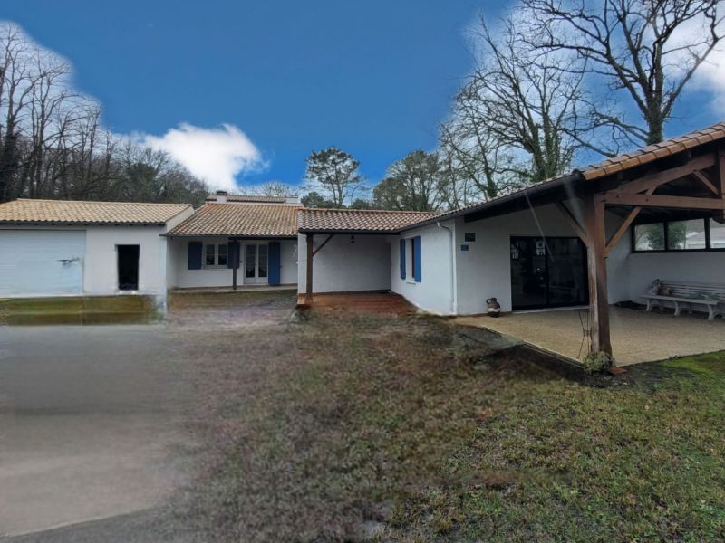 A vendre MAISON  5 PIECES 111 M2 BORD DE MER LES MATHES