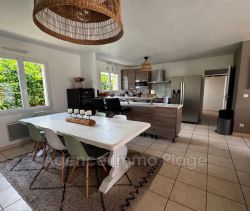 A vendre MAISON  6 PIECES 140 M2 BORD DE MER HOURTIN