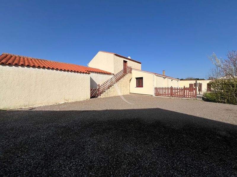 A vendre MAISON  6 PIECES 120 M2  LE BERNARD