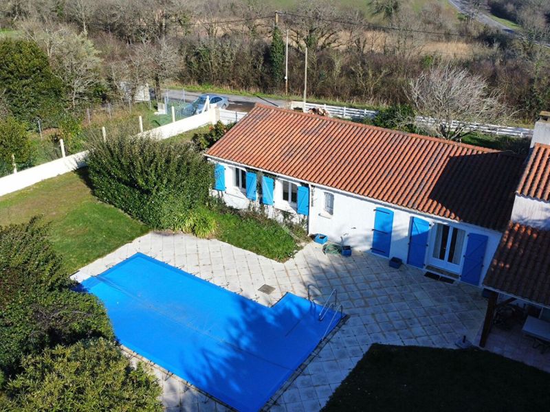 A vendre MAISON  6 PIECES 155 M2 BORD DE MER TALMONT SAINT HILAIRE