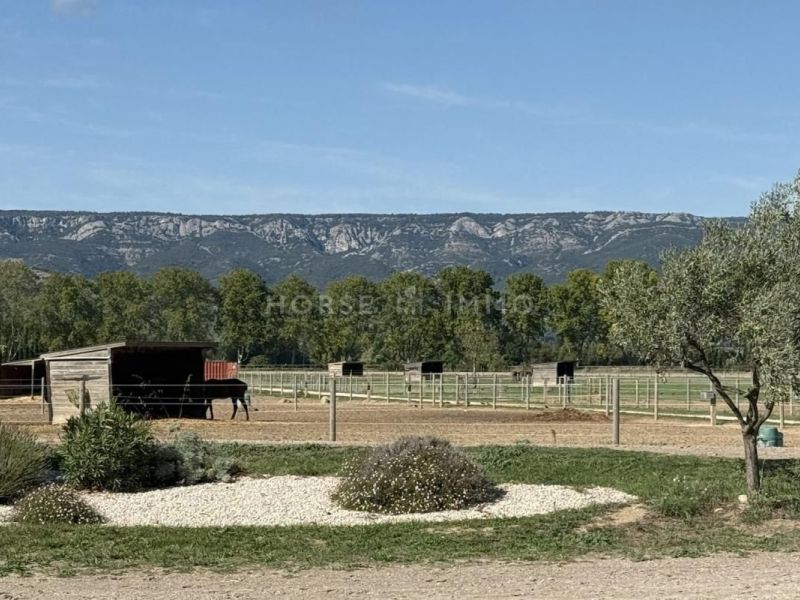 For rent: 5-room apartment, 90 m², terrace, Mallemort