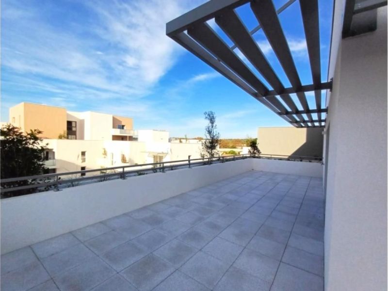 For rent: Brand new 4-bedroom duplex apartment, 94 sq m, terrace, Montpellier