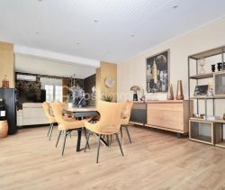 A louer MAISON  4 PIECES 125 M2 BORD DE MER SAINT LAURENT DE LA SALANQUE