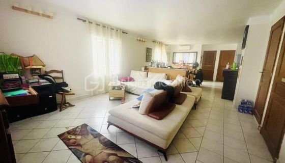 A louer APPARTEMENT T4 100 M2 BORD DE MER LA SEYNE SUR MER