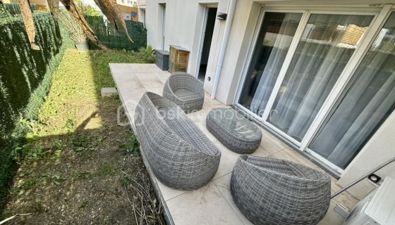 For rent: 2-bedroom apartment (61 sq m) with terrace in Aubagne