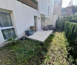 For rent: 2-bedroom apartment (61 sq m) with terrace in Aubagne