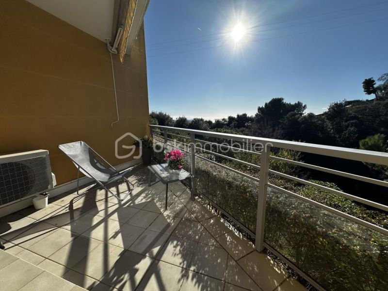 A louer STUDIO  40 M2 TERRASSE VUE MER SAINT LAURENT DU VAR