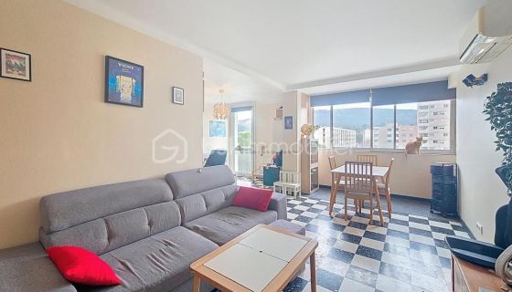 Apartment for rent, 5 rooms, 78 m², Aubagne