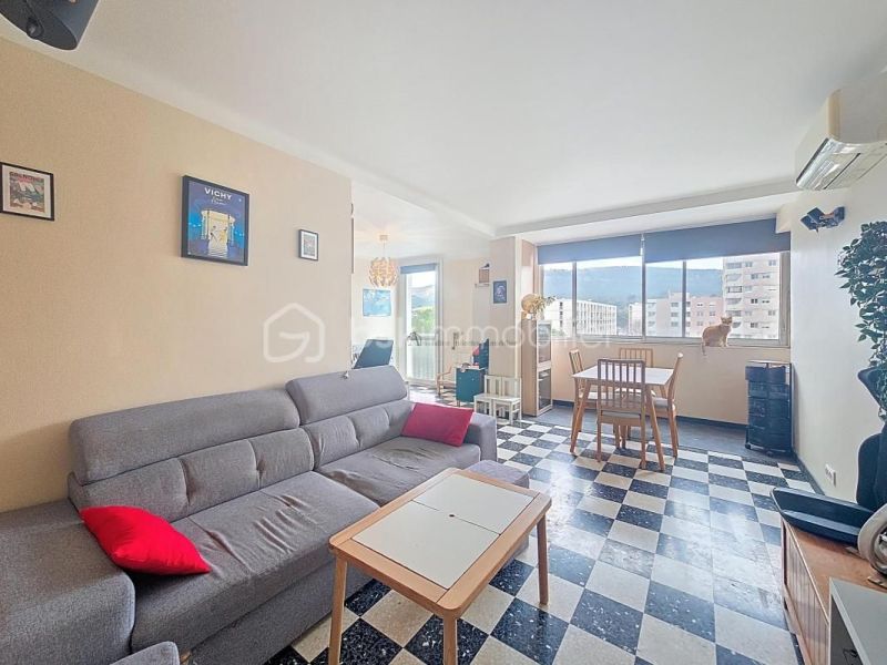 Apartment for rent, 5 rooms, 78 m², Aubagne