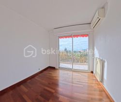 For rent: 1-bedroom apartment, 48 m², terrace with sea view, Antibes