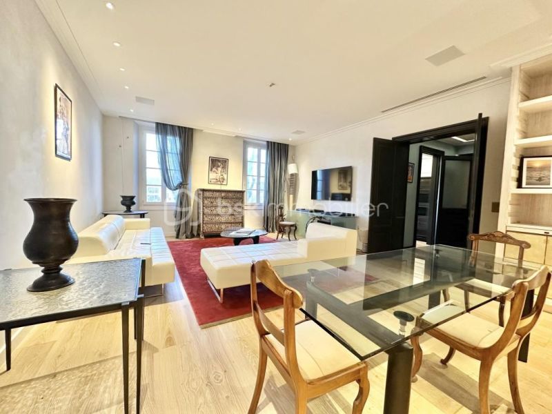 A louer APPARTEMENT DE PRESTIGE T4 114 M2 TERRASSE BORD DE MER SAINT TROPEZ