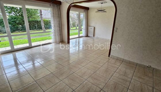 For rent: 5-room apartment, 94 m², terrace, Caen