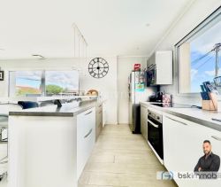 A louer MAISON  5 PIECES 112 M2 BORD DE MER VILLENEUVE LES MAGUELONE