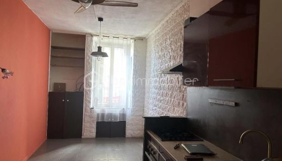 APARTAMENTO DE 2 HABITACIONES 42 M2 FRENTE AL MAR HYERES