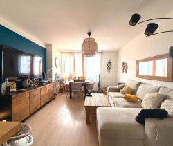 A louer APPARTEMENT T3 55 M2 BORD DE MER SETE