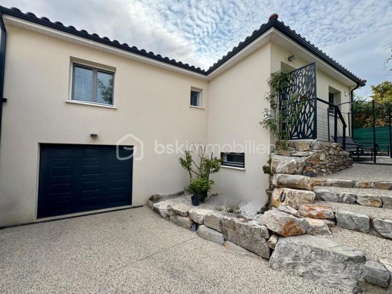 Casa contemporánea en alquiler en Saint-André-de-Sangonis