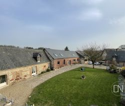 A vendre MAISON DE CARACTERE 11 PIECES 255 M&sup2;  DEPENDANCES ET PISCINE COUVERTE Veulettes-sur-Mer