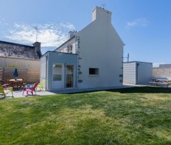 Charming 6-room house, 91 m², renovated, for sale near Plouguerneau beach