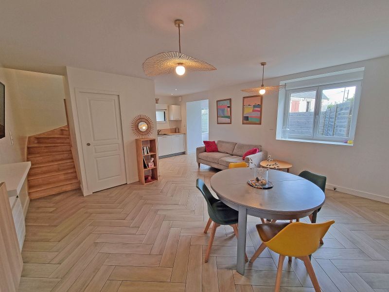 Charming 6-room house, 91 m², renovated, for sale near Plouguerneau beach