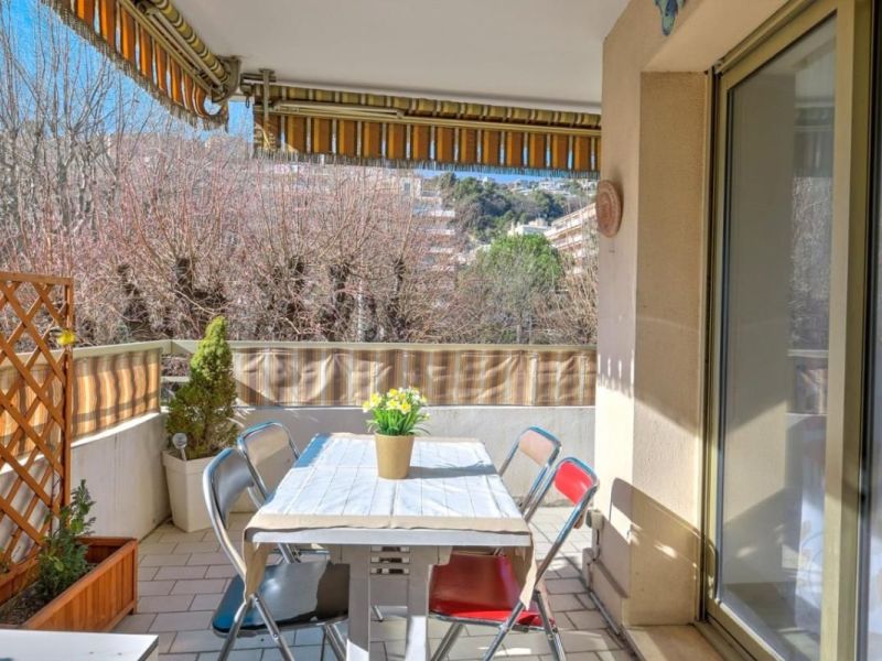 A louer APPARTEMENT DE PRESTIGE T4 90 M2 TERRASSE BORD DE MER NICE