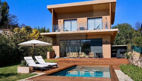 A louer MAISON  CONTEMPORAINE BORD DE MER CAGNES SUR MER