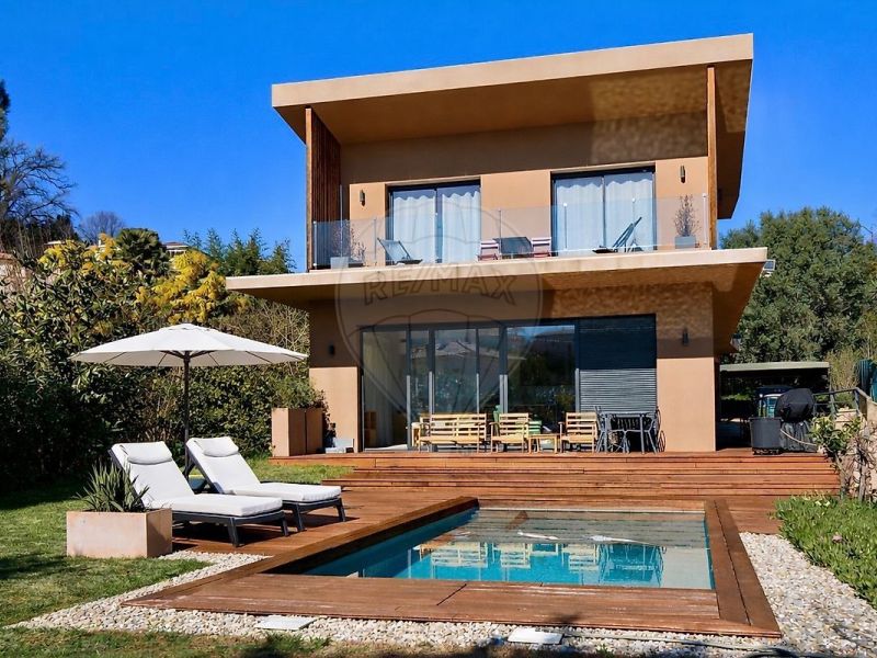 A louer MAISON  CONTEMPORAINE BORD DE MER CAGNES SUR MER