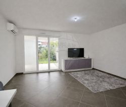 A louer STUDIO NEUF  35 M2 BORD DE MER VILLENEUVE LOUBET