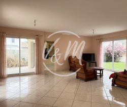 A vendre MAISON traditionnelle 5 PIECES 142 m&sup2; + garage 30 m2 proche p 33138 Lanton