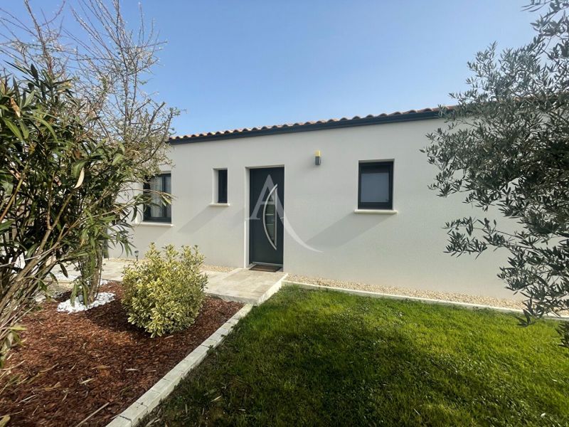 For sale: 5-room house, 122 m², Le Bernard