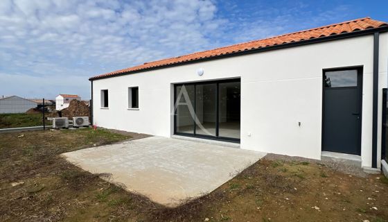 A vendre MAISON  4 PIECES 84 M2 BORD DE MER SAINT VINCENT SUR JARD