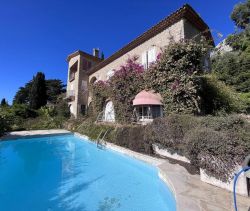 A louer MAISON  14 PIECES 514 M2 VUE MER VENCE