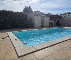 A louer MAISON  5 PIECES 128 M2  CUGES LES PINS