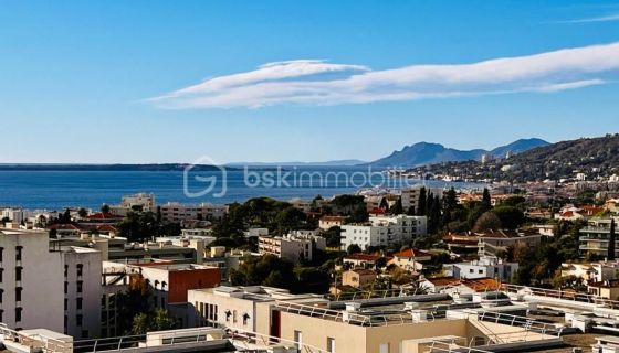 A louer APPARTEMENT T3 71 M2 TERRASSE VUE MER ANTIBES