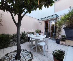 A louer MAISON  4 PIECES 105 M2 BORD DE MER SAINT LAURENT DU VAR