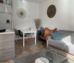 For rent: 1-bedroom apartment, 40 m², beachfront, Bonifacio