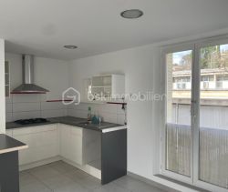 A louer APPARTEMENT T3 76 M2  AIX EN PROVENCE