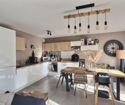 For rent: 2-bedroom apartment, 64 m², terrace, seaside, Fréjus