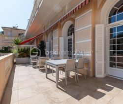 For rent: 5-room duplex apartment, 165 m², terrace, beachfront, Hyères