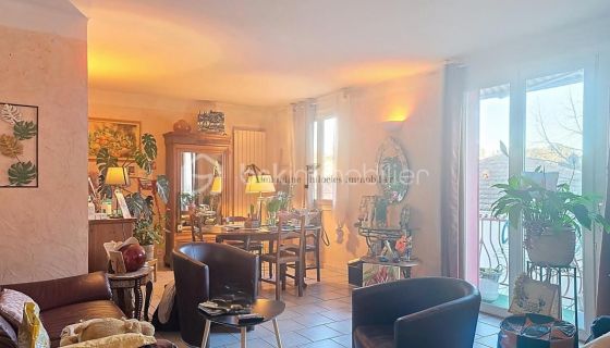 A louer APPARTEMENT T4 70 M2 BORD DE MER LA SEYNE SUR MER