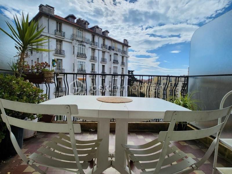 A louer APPARTEMENT T2 52 M2 TERRASSE BORD DE MER NICE