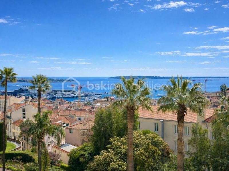 A louer APPARTEMENT T2 61 M2 VUE MER CANNES