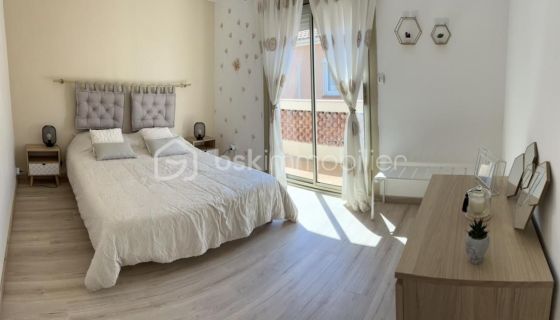 A vendre MAISON  8 PIECES 181 M2 BORD DE MER SIX FOURS LES PLAGES