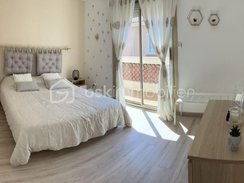 A vendre MAISON  8 PIECES 181 M2 BORD DE MER SIX FOURS LES PLAGES